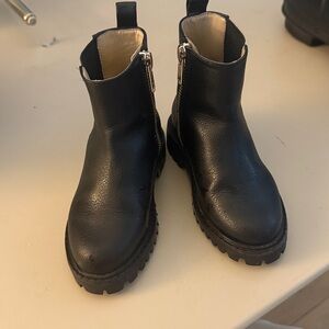Toddlers Janie and Jack black boots children’s size 7
Unisex